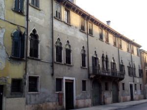 VERONA - Palazzo adiacente a Palazzo Bom Brenzoni in Via XX Settembre 1
